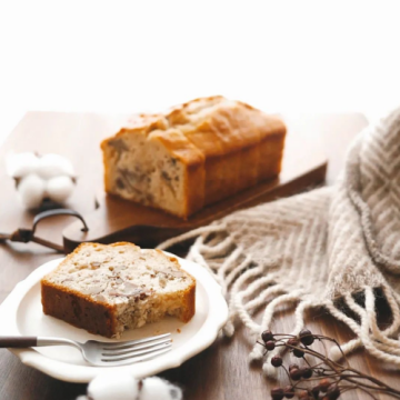 Coffee or tea? We've got the cake ready for these rainy cold afternoons.