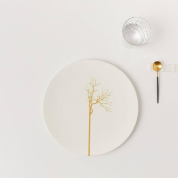 La simplicité. Here the most important thing will always be the food. We just help you to get the best tasting experience.