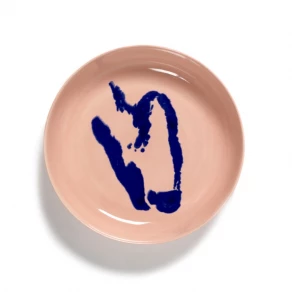 SERAX Feast - Pink deep plate with blue pepper
