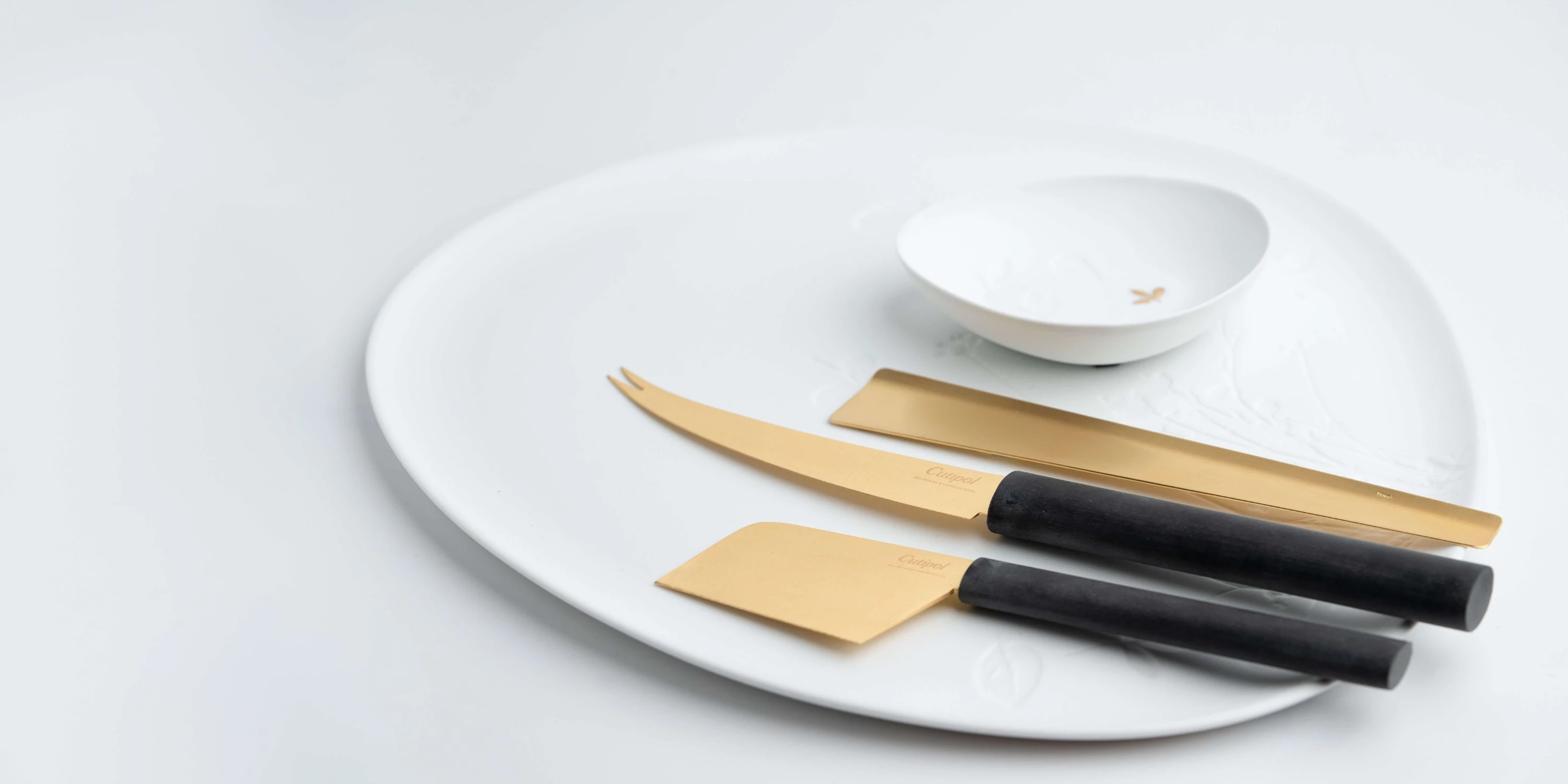 CUTIPOL Gourmet - Faca queijo duro dourada (2.8“) #3