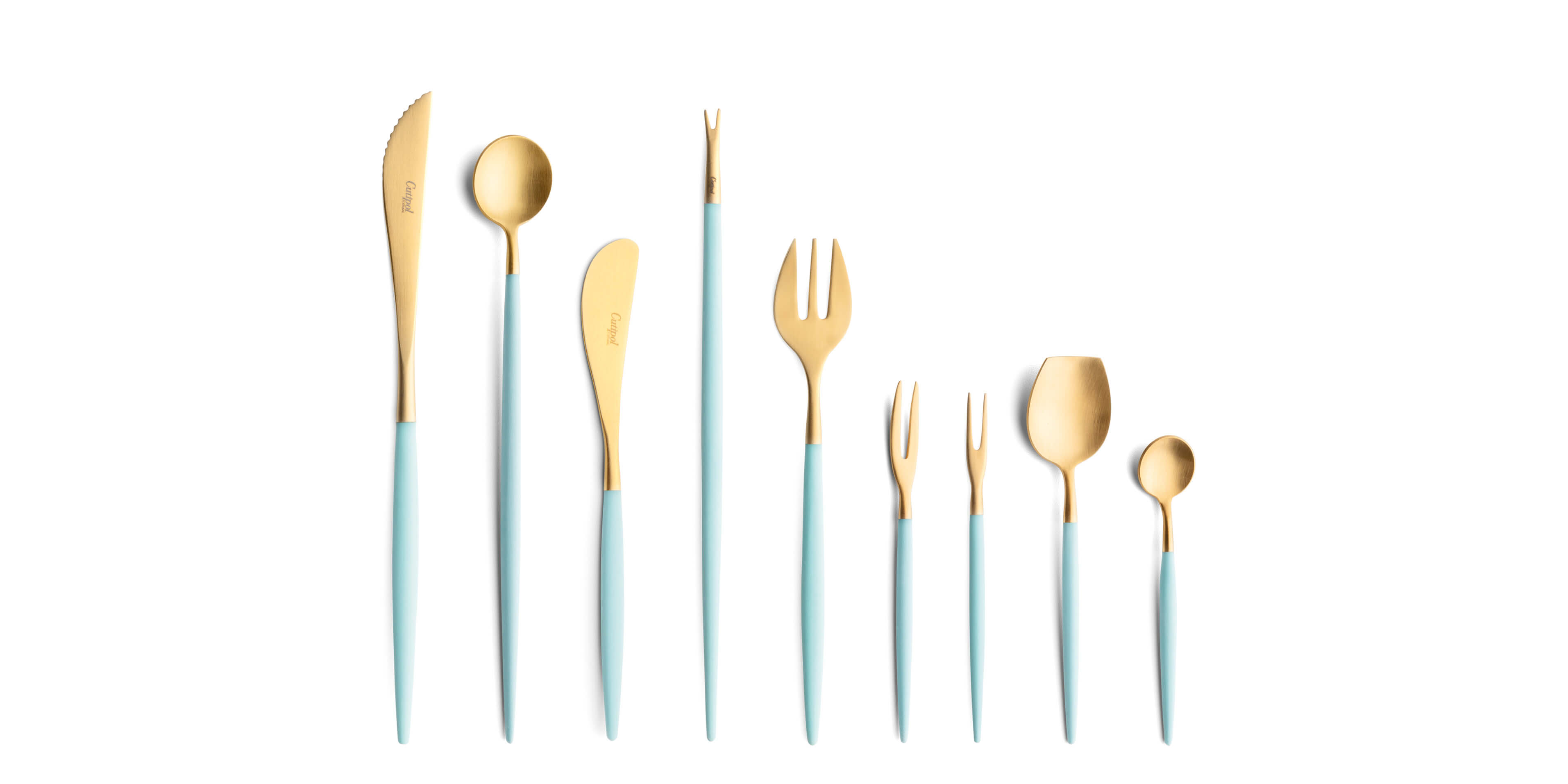 Talheres Cutipol Goa Turquoise dourado com faca de bife, colher de refresco, faca de manteiga, garfo de marisco, garfo de ostra, garfo de aperitivo, colher de açúcar e colher de café.